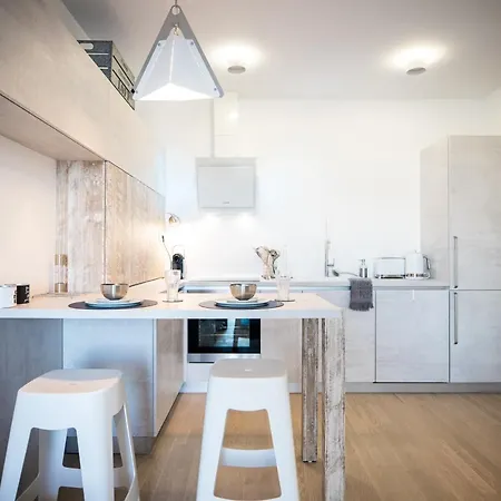 Island View Luxury Apartment